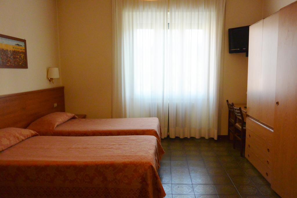 Hotel Rosengarten Pavía Habitación foto