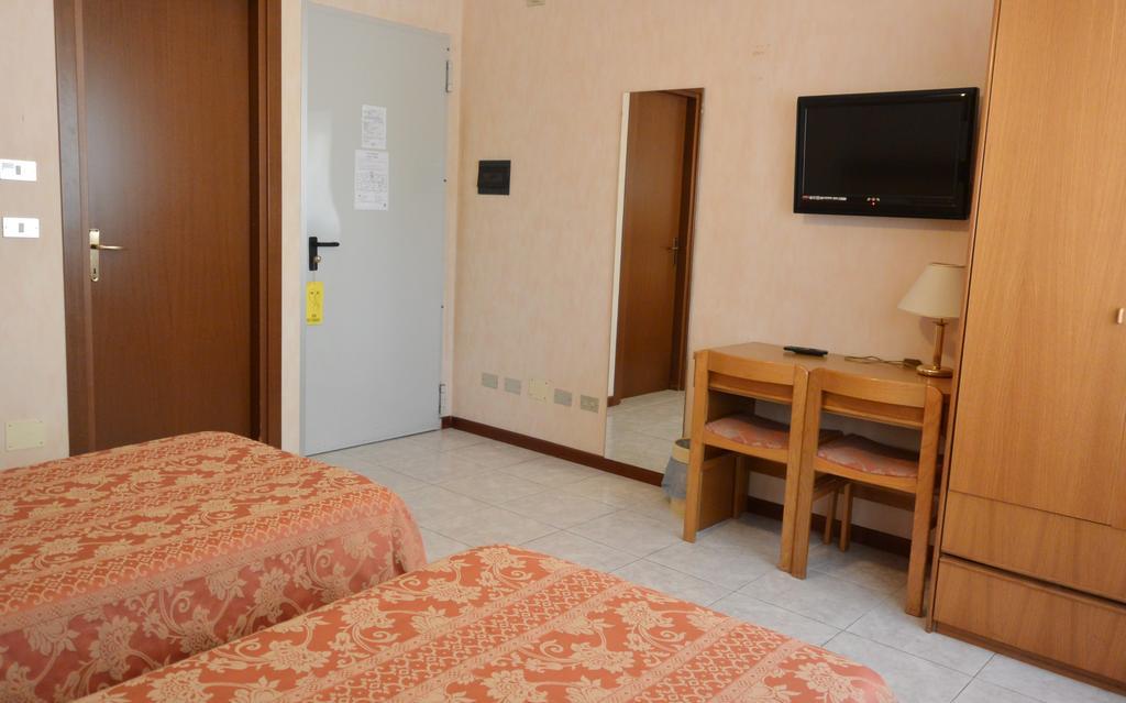 Hotel Rosengarten Pavía Habitación foto