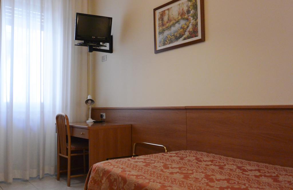 Hotel Rosengarten Pavía Habitación foto
